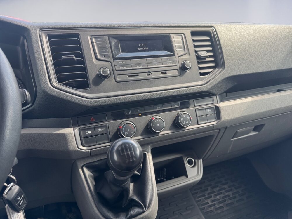 auto-Volkswagen-Crafter-SOH931-202606021111-10 auto-Volkswagen-Crafter-SOH931-202606021111-10
