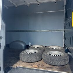 auto-Volkswagen-Crafter-SOH931-202606021111-13