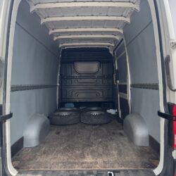 auto-Volkswagen-Crafter-SOH931-202606021111-14