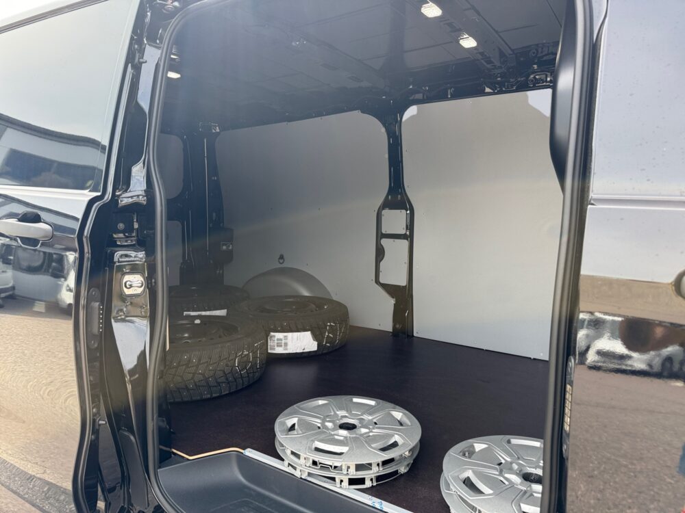 auto-Ford-Transit-Custom-NOH652-202607011606-12 auto-Ford-Transit-Custom-NOH652-202607011606-12