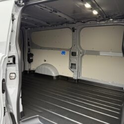 auto-Ford-Transit-Custom-SRU880-202607281326-8