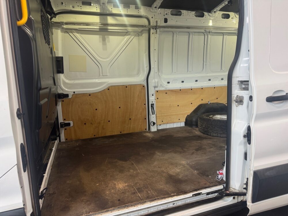 auto-Ford-Transit-EOX434-202607091409-14 auto-Ford-Transit-EOX434-202607091409-14