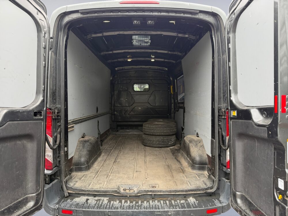 auto-Ford-Transit-JKF517-202607101112-13 auto-Ford-Transit-JKF517-202607101112-13