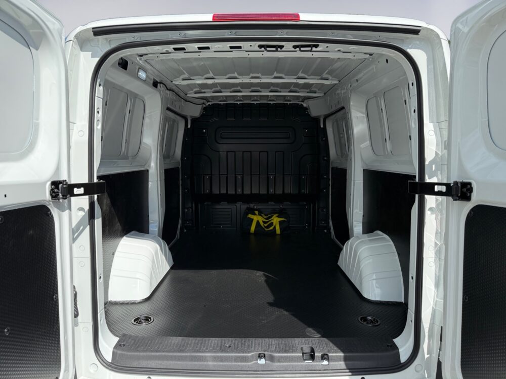 auto-Maxus-e-Deliver-5-ZPA202-202607161159-13 auto-Maxus-e-Deliver-5-ZPA202-202607161159-13