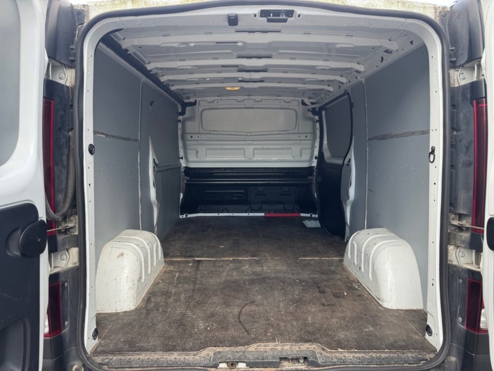 auto-Renault-Trafic-IOH424-202607241136-11 auto-Renault-Trafic-IOH424-202607241136-11