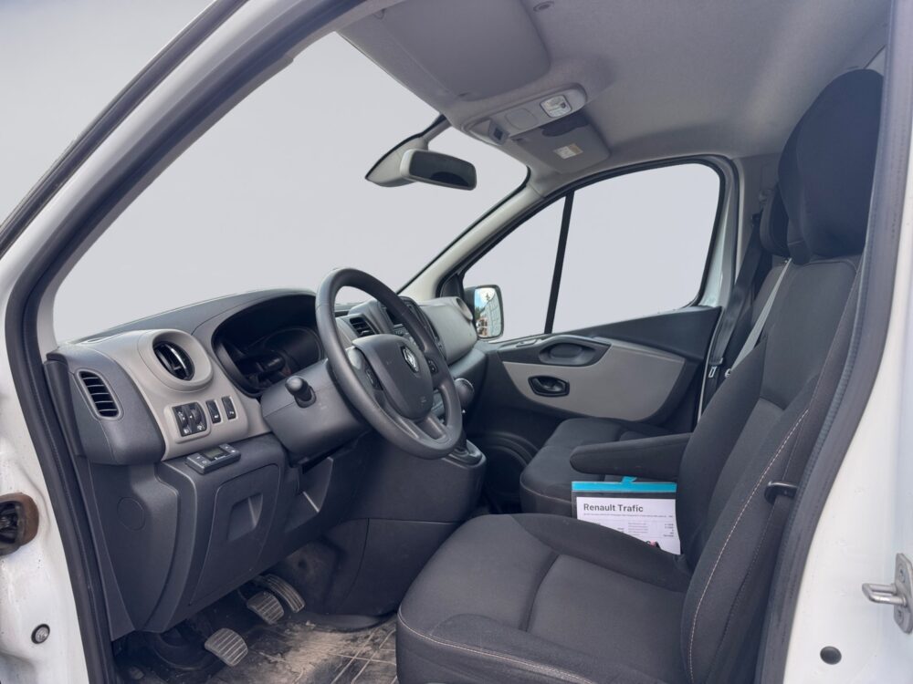 auto-Renault-Trafic-IOH424-202607241136-8 auto-Renault-Trafic-IOH424-202607241136-8