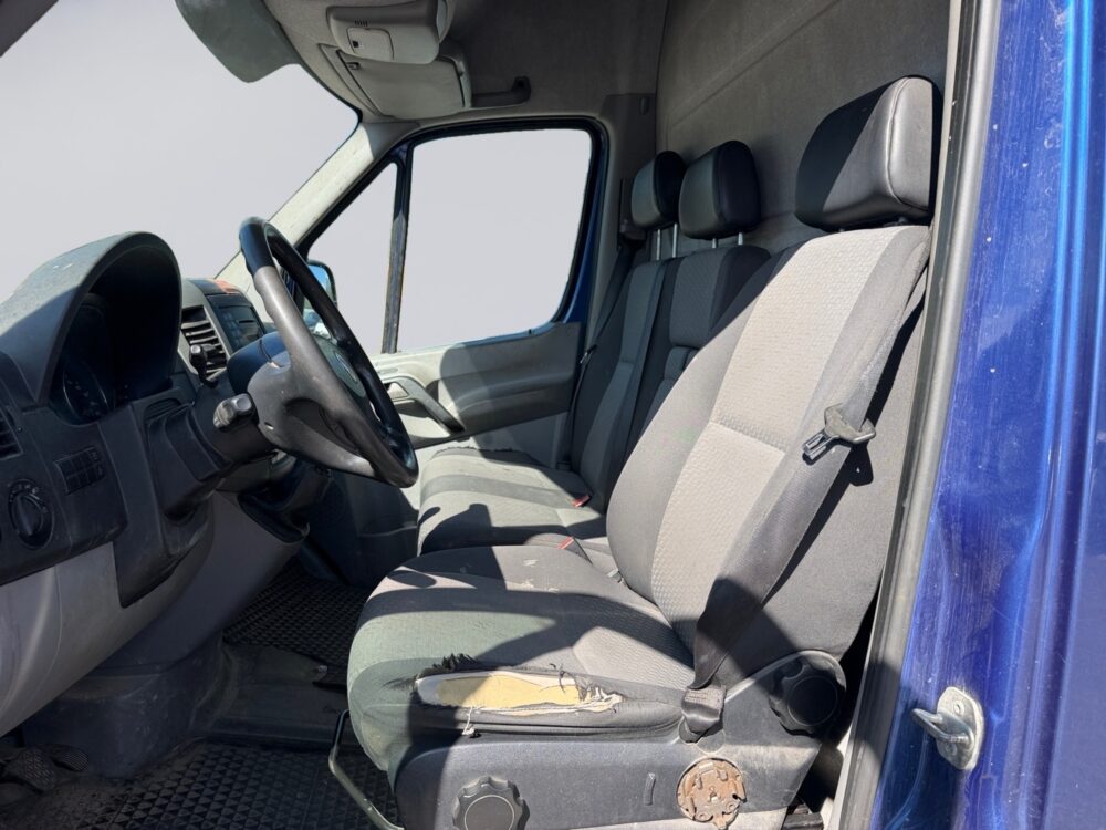 auto-Volkswagen-Crafter-MLM629-202607291639-9 auto-Volkswagen-Crafter-MLM629-202607291639-9