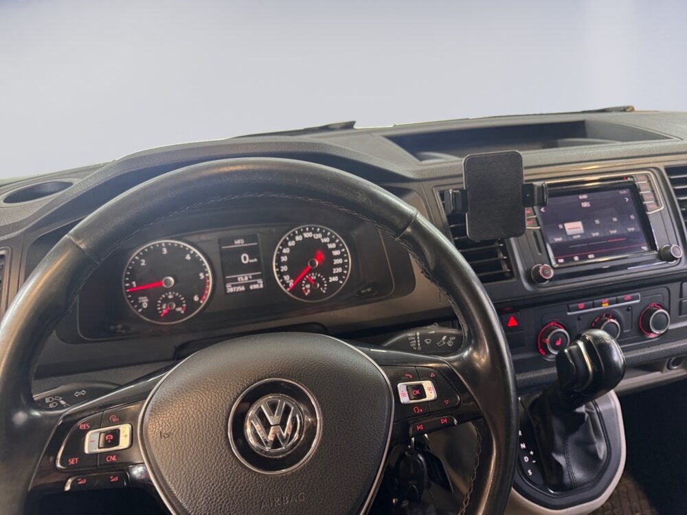 auto-Volkswagen-Transporter-ZKR495-202607071455-10 auto-Volkswagen-Transporter-ZKR495-202607071455-10