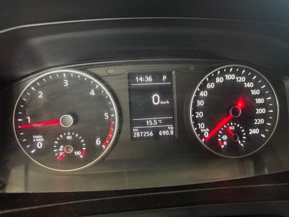 auto-Volkswagen-Transporter-ZKR495-202607071455-11 auto-Volkswagen-Transporter-ZKR495-202607071455-11