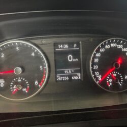 auto-Volkswagen-Transporter-ZKR495-202607071455-11