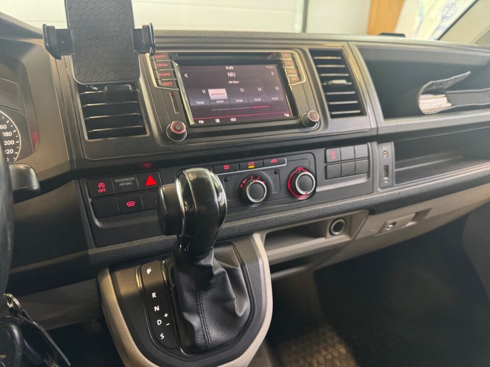 auto-Volkswagen-Transporter-ZKR495-202607071455-12 auto-Volkswagen-Transporter-ZKR495-202607071455-12