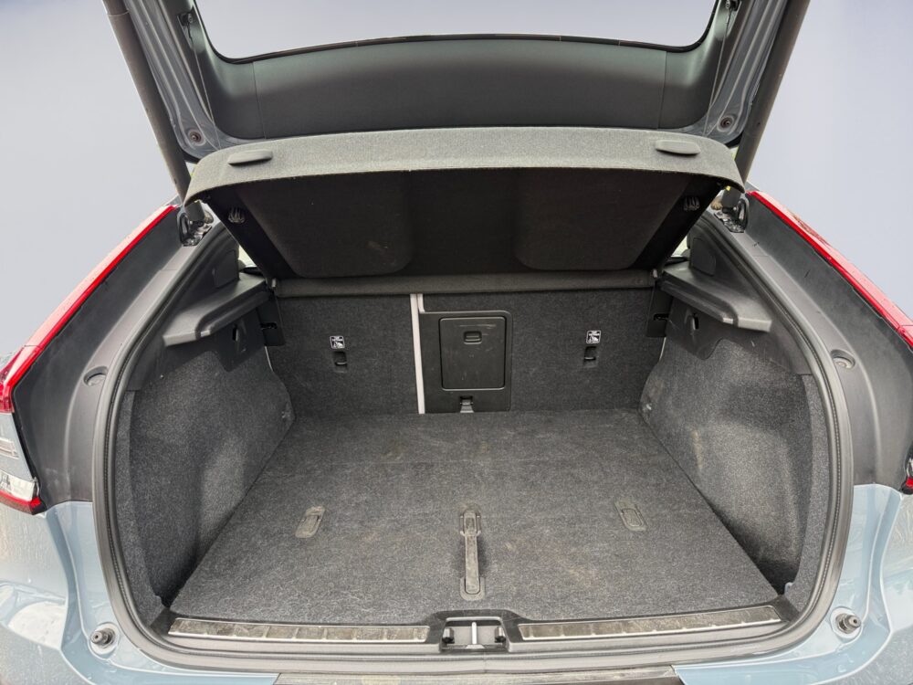 auto-Volvo-C40-GRJ906-202607091555-14 auto-Volvo-C40-GRJ906-202607091555-14