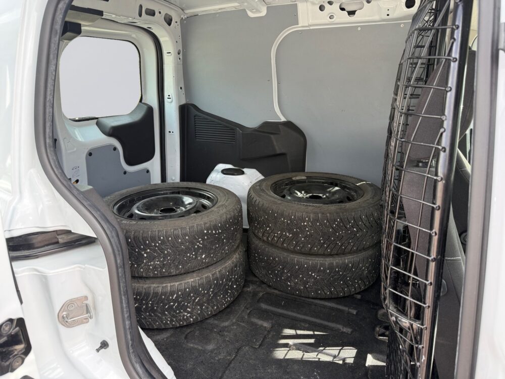 auto-Ford-Transit-Courier-SNK486-202608111203-13 auto-Ford-Transit-Courier-SNK486-202608111203-13