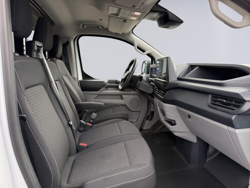 auto-Ford-Transit-Custom-JOI849-202608181353-12 auto-Ford-Transit-Custom-JOI849-202608181353-12