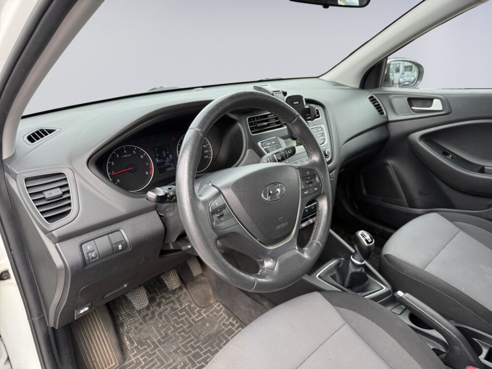 auto-Hyundai-i20-Hatchback-MUY319-202608051520-10 auto-Hyundai-i20-Hatchback-MUY319-202608051520-10
