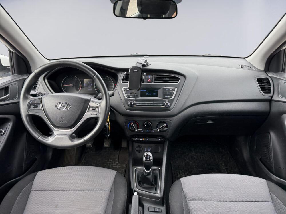 auto-Hyundai-i20-Hatchback-MUY319-202608051520-12 auto-Hyundai-i20-Hatchback-MUY319-202608051520-12