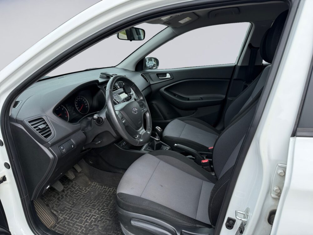 auto-Hyundai-i20-Hatchback-MUY319-202608051520-8 auto-Hyundai-i20-Hatchback-MUY319-202608051520-8