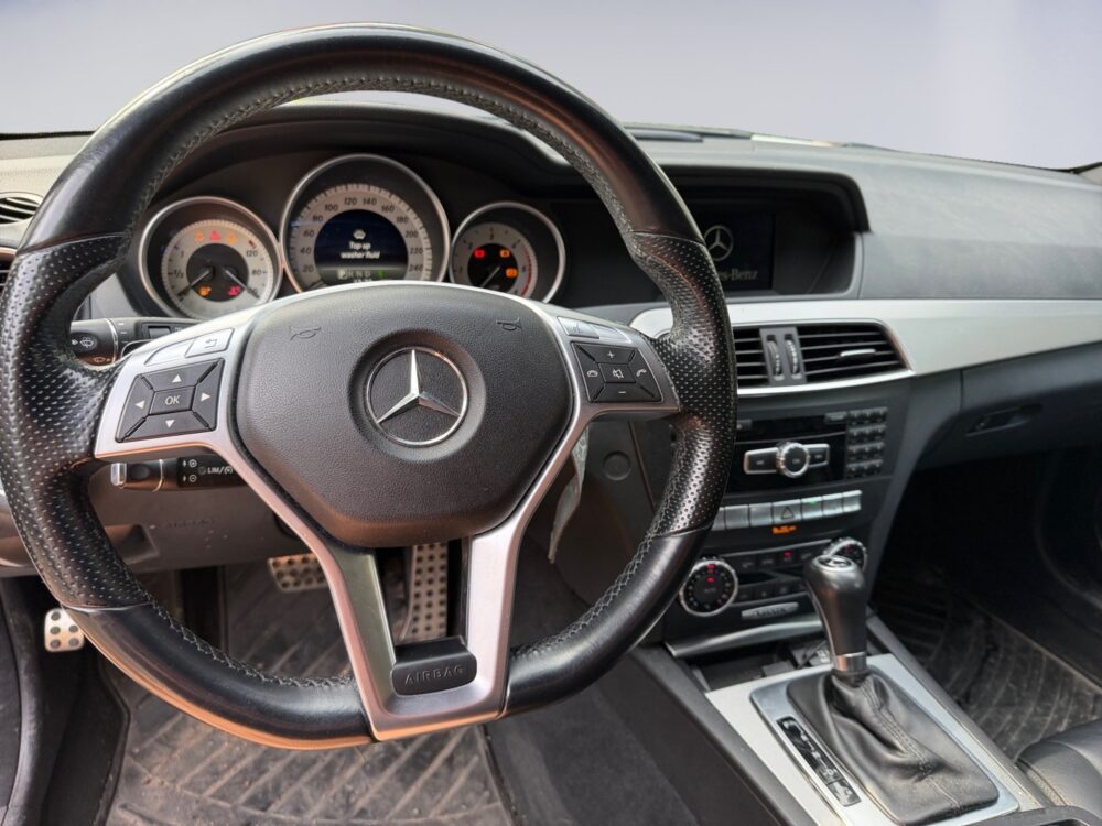 auto-Mercedes-Benz-C-OUJ574-202608011349-13 auto-Mercedes-Benz-C-OUJ574-202608011349-13