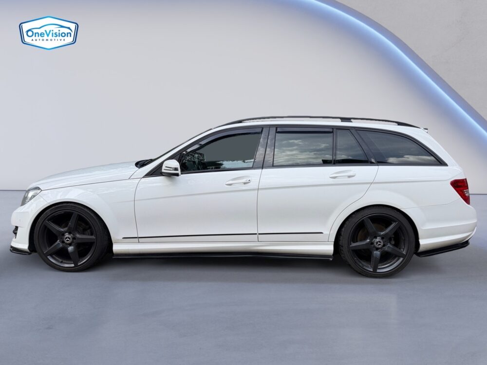 auto-Mercedes-Benz-C-OUJ574-202608011349-3 auto-Mercedes-Benz-C-OUJ574-202608011349-3