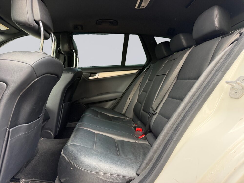 auto-Mercedes-Benz-C-OUJ574-202608011349-9 auto-Mercedes-Benz-C-OUJ574-202608011349-9