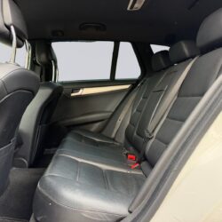 auto-Mercedes-Benz-C-OUJ574-202608011349-9