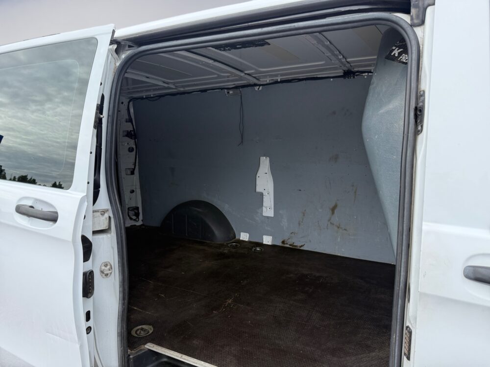 auto-Mercedes-Benz-Vito-BVU803-202608141200-13 auto-Mercedes-Benz-Vito-BVU803-202608141200-13