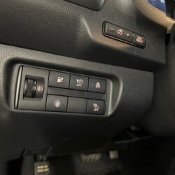 auto-Nissan-Leaf-KTV122-202608281255-13