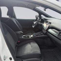 auto-Nissan-Leaf-KTV122-202608281255-14