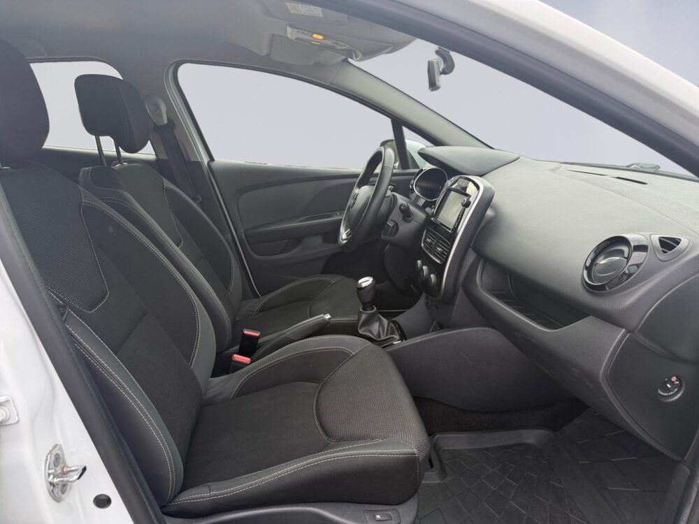 auto-Renault-Clio-ZMK706-202608051656-13 auto-Renault-Clio-ZMK706-202608051656-13