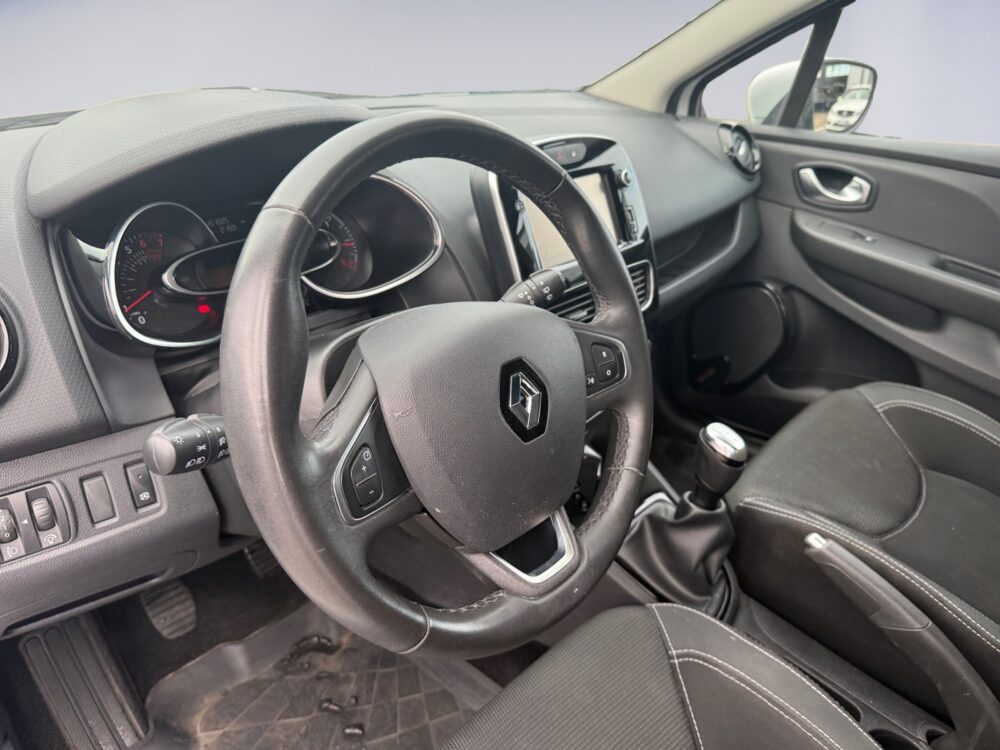 auto-Renault-Clio-ZMK706-202608051656-9 auto-Renault-Clio-ZMK706-202608051656-9