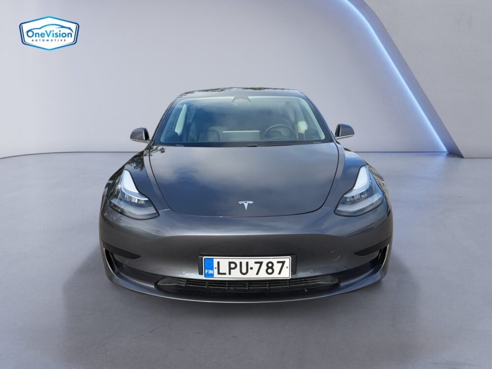 auto-Tesla-Model-3-LPU787-202608051041-1