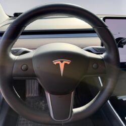 auto-Tesla-Model-3-LPU787-202608051041-10
