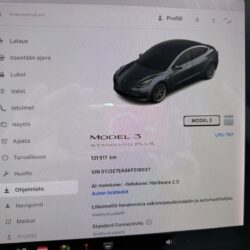 auto-Tesla-Model-3-LPU787-202608051041-11