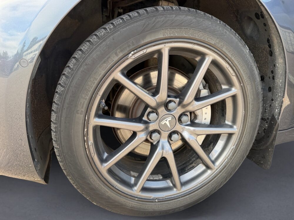 auto-Tesla-Model-3-LPU787-202608051041-14 auto-Tesla-Model-3-LPU787-202608051041-14