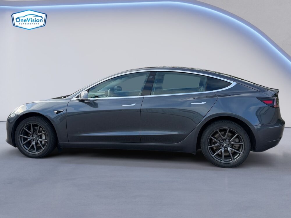 auto-Tesla-Model-3-LPU787-202608051041-3 auto-Tesla-Model-3-LPU787-202608051041-3