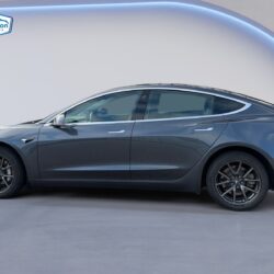 auto-Tesla-Model-3-LPU787-202608051041-3