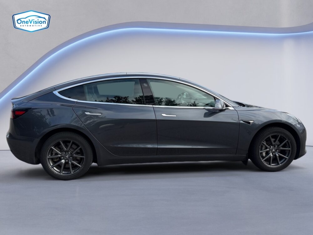 auto-Tesla-Model-3-LPU787-202608051041-4 auto-Tesla-Model-3-LPU787-202608051041-4