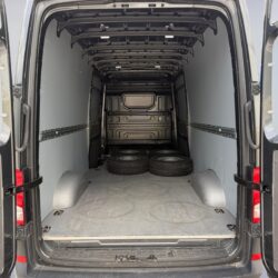 auto-Volkswagen-Crafter-SPT947-202608051044-13