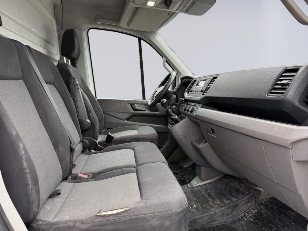 auto-Volkswagen-Crafter-VZL269-202608201530-10 auto-Volkswagen-Crafter-VZL269-202608201530-10