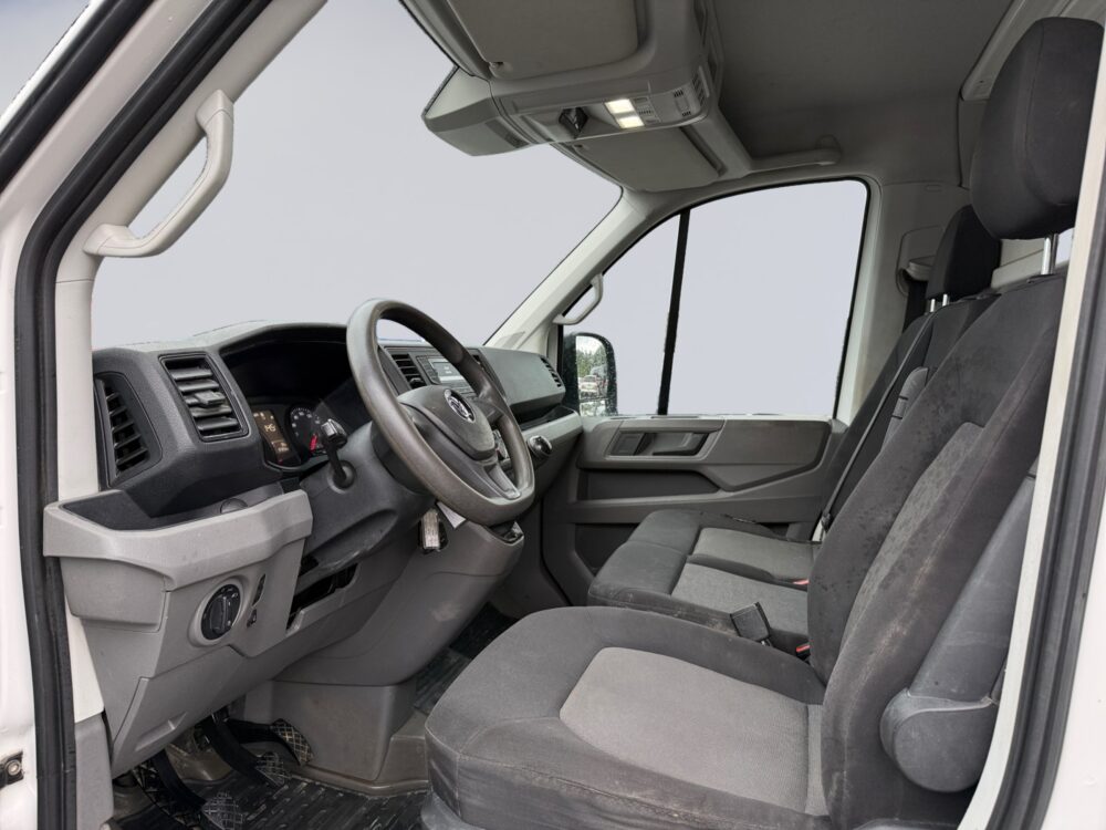 auto-Volkswagen-Crafter-VZL269-202608201530-7 auto-Volkswagen-Crafter-VZL269-202608201530-7
