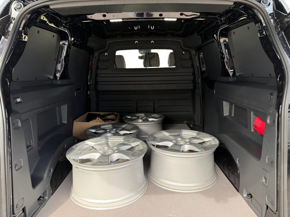 auto-Volkswagen-ID.-Buzz-Cargo-XTO303-202608131323-12 auto-Volkswagen-ID.-Buzz-Cargo-XTO303-202608131323-12
