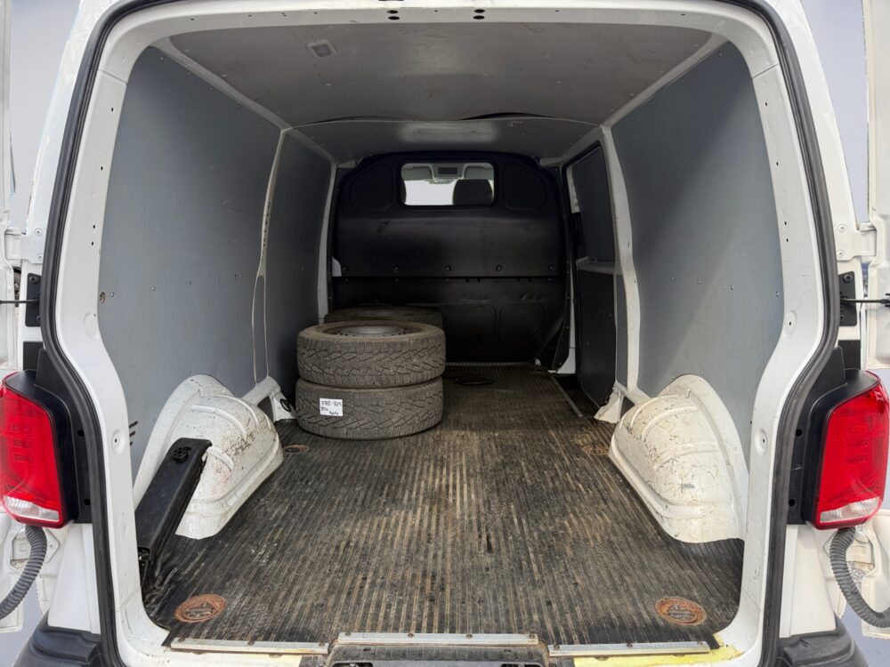 auto-Volkswagen-Transporter-FRE325-202608191427-11 auto-Volkswagen-Transporter-FRE325-202608191427-11