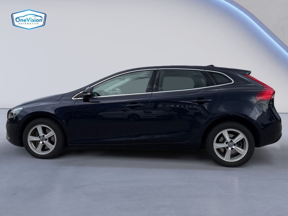 auto-Volvo-V40-NKI639-202608031612-1 auto-Volvo-V40-NKI639-202608031612-1