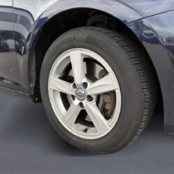 auto-Volvo-V40-NKI639-202608031612-14