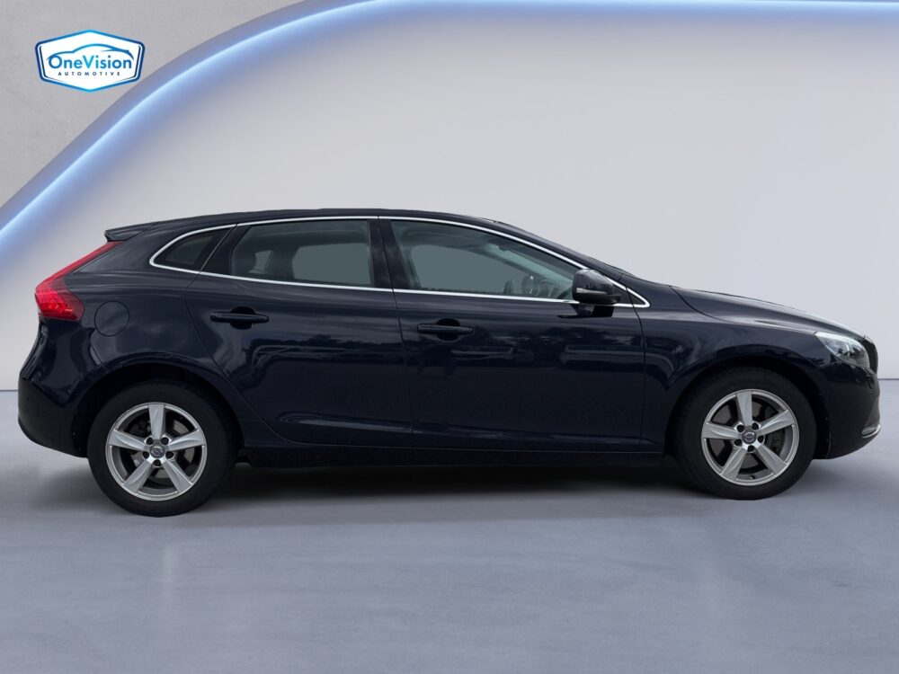 auto-Volvo-V40-NKI639-202608031612-5 auto-Volvo-V40-NKI639-202608031612-5