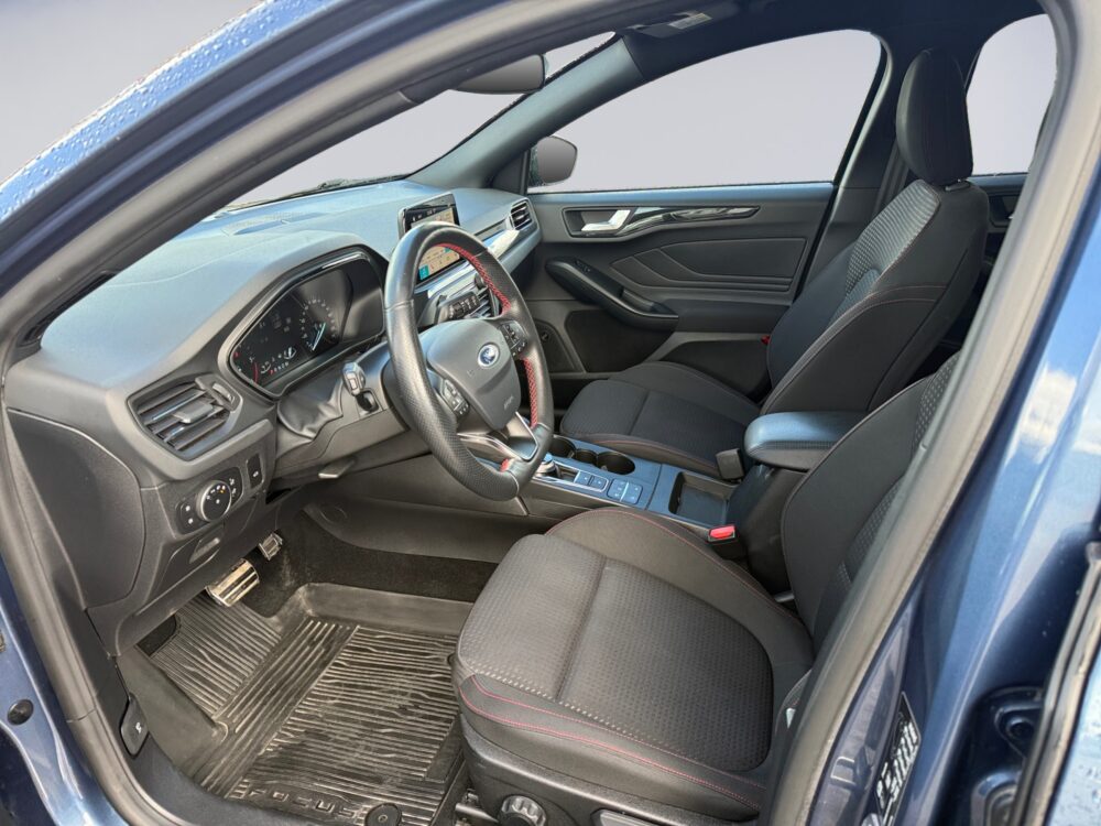 auto-Ford-Focus-ERH664-202609211402-8 auto-Ford-Focus-ERH664-202609211402-8