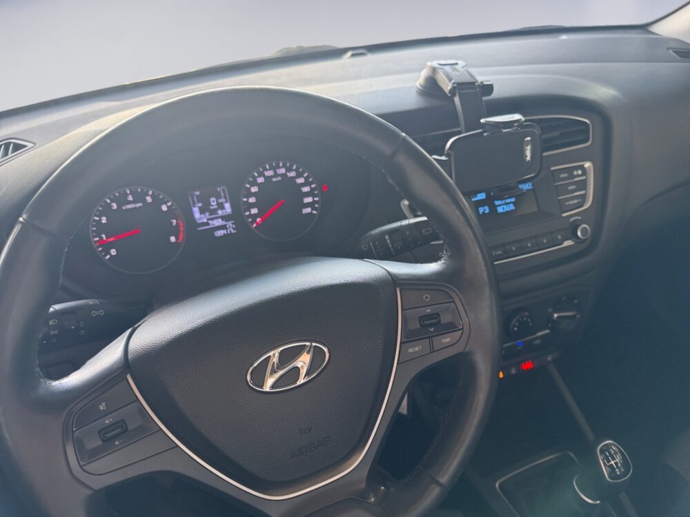 auto-Hyundai-i20-Hatchback-MUY319-202609031113-11 auto-Hyundai-i20-Hatchback-MUY319-202609031113-11
