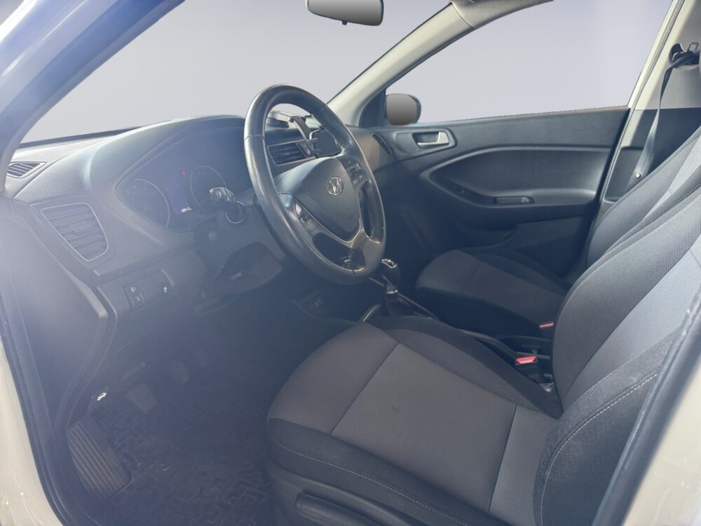 auto-Hyundai-i20-Hatchback-MUY319-202609031113-8 auto-Hyundai-i20-Hatchback-MUY319-202609031113-8