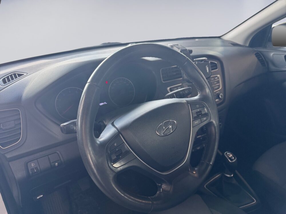 auto-Hyundai-i20-Hatchback-MUY319-202609031113-9 auto-Hyundai-i20-Hatchback-MUY319-202609031113-9