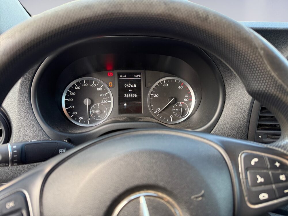 auto-Mercedes-Benz-Vito-LOP464-202609101707-9 auto-Mercedes-Benz-Vito-LOP464-202609101707-9